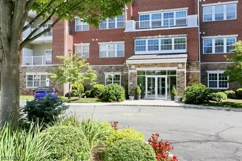 8215 Warrens Way #215, Wanaque, NJ 07465