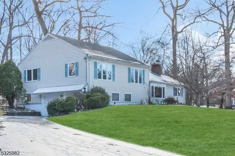 1 Cromwell Dr, Morristown, NJ 07960
