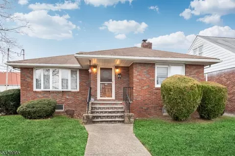 36 Garretson Ave, Totowa, NJ 07512