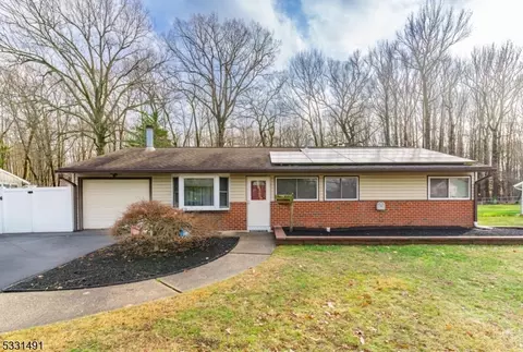 12 Hawthorne Rd, South Brunswick, NJ 08824