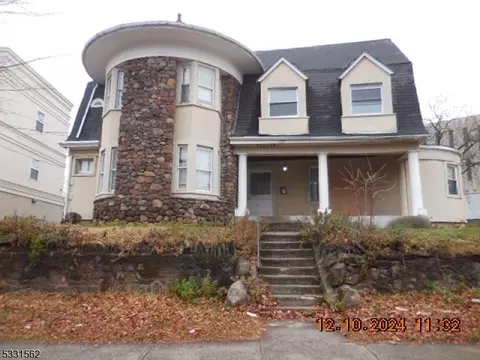 726 Park Ave, East Orange, NJ 07017