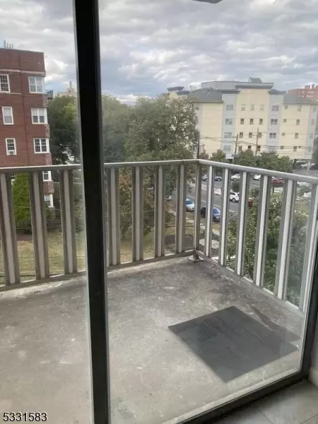 704-712 N Broad Street 4b #4B, Elizabeth, NJ 07208