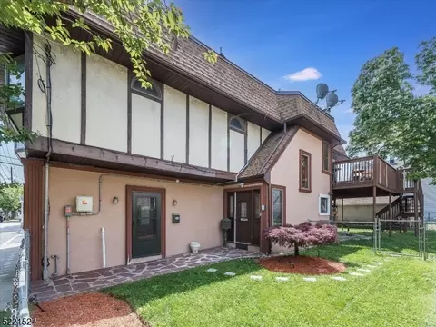 48 Lester St, Wallington, NJ 07057
