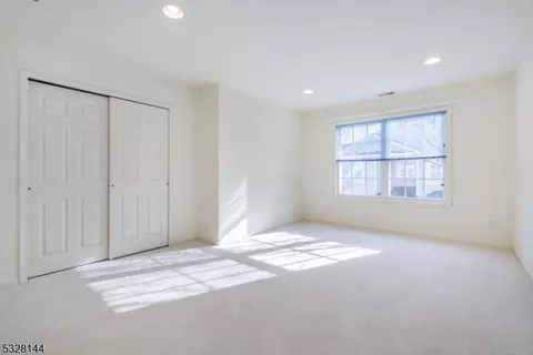 238 Levinberg Ln, Wayne, NJ 07470 photo 40