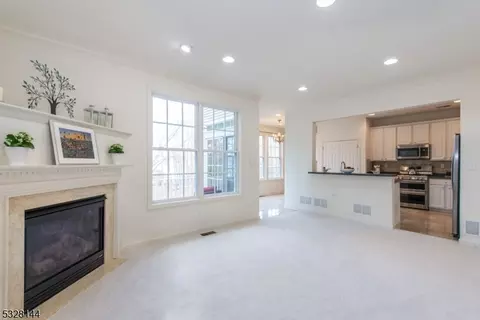 238 Levinberg Ln, Wayne, NJ 07470 photo 12