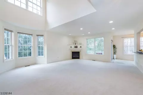 238 Levinberg Ln, Wayne, NJ 07470 photo 7