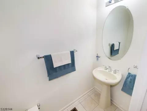 238 Levinberg Ln, Wayne, NJ 07470 photo 25