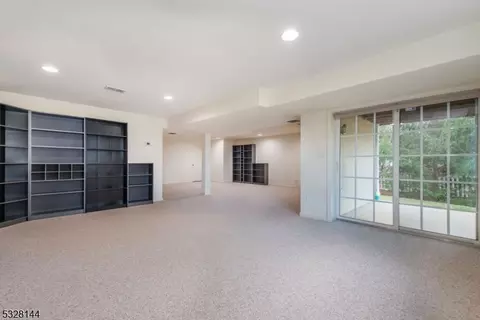 238 Levinberg Ln, Wayne, NJ 07470 photo 45