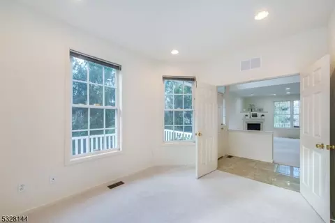 238 Levinberg Ln, Wayne, NJ 07470 photo 6