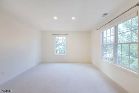 238 Levinberg Ln, Wayne, NJ 07470 photo 34