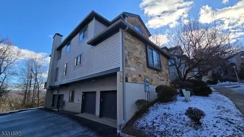 90 Overlook Dr, Hackettstown, NJ 07840 photo 4