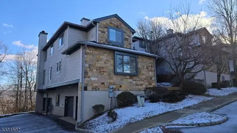 90 Overlook Dr, Hackettstown, NJ 07840 photo 2