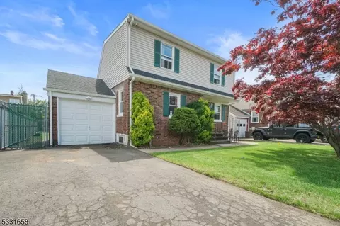 174 Birchwood Dr, Elmwood Park, NJ 07407