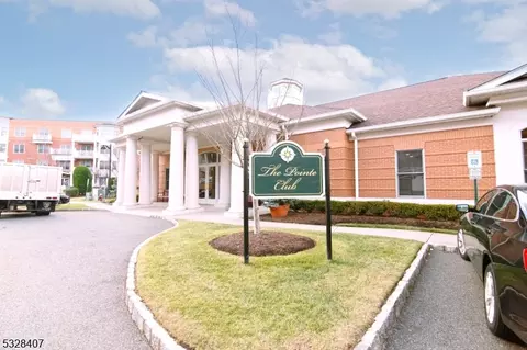 5313 Pointe Gate Dr #313, Livingston, NJ 07039