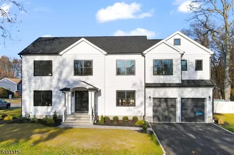 16 Fernwood Ave, Roseland, NJ 07068