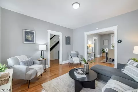 93 Brookline Ave, Franklin Twp, NJ 08873