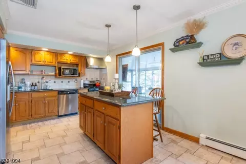 4 Peter Pl, Wayne, NJ 07470 photo 10
