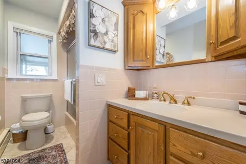 4 Peter Pl, Wayne, NJ 07470 photo 23