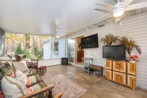 4 Peter Pl, Wayne, NJ 07470 photo 15