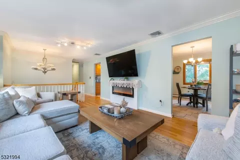 4 Peter Pl, Wayne, NJ 07470 photo 5
