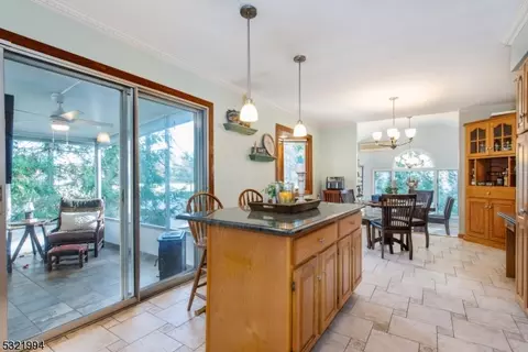 4 Peter Pl, Wayne, NJ 07470 photo 13