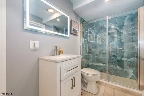 4 Peter Pl, Wayne, NJ 07470 photo 33