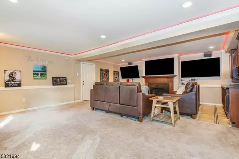 4 Peter Pl, Wayne, NJ 07470 photo 26