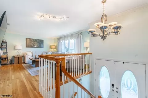 4 Peter Pl, Wayne, NJ 07470 photo 2