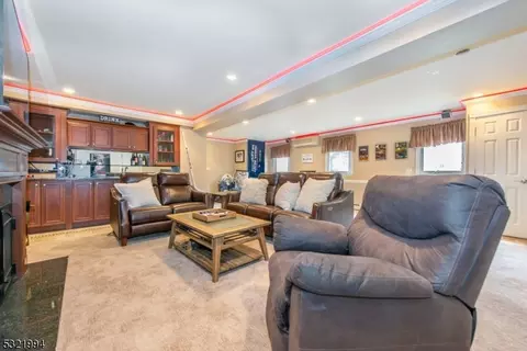 4 Peter Pl, Wayne, NJ 07470 photo 25