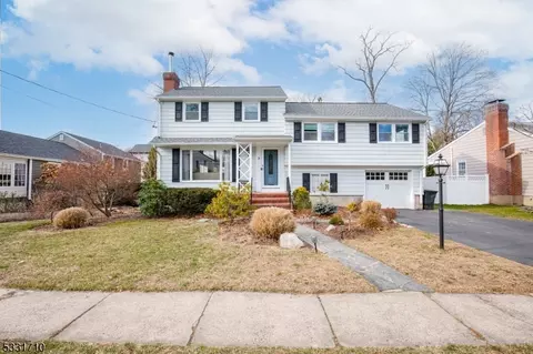 9 Lakewood Ave, Ho Ho Kus, NJ 07423