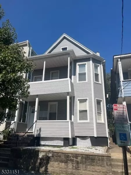 16 Quincy St, Passaic, NJ 07055