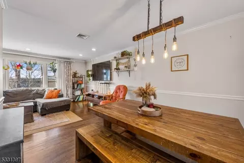95 Schwarz Blvd, Jefferson, NJ 07849