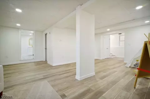 2 Wallace St, Edison, NJ 08817 photo 25