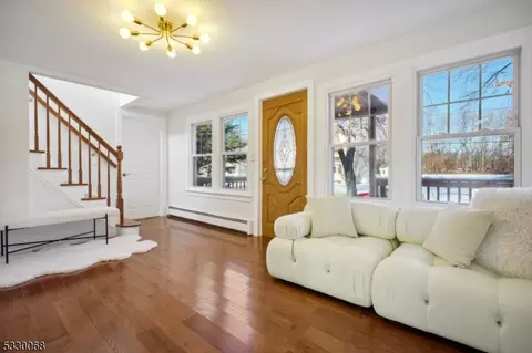 2 Wallace St, Edison, NJ 08817 photo 4
