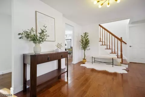 2 Wallace St, Edison, NJ 08817 photo 5