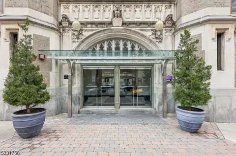 501 Adams St #1H, Hoboken, NJ 07030