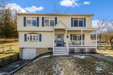 94 Shore Rd, Green Twp, NJ 07821