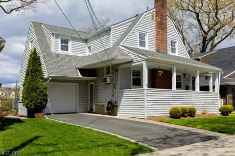 8 Oak Pl, Hawthorne, NJ 07506
