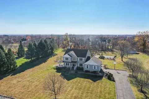 7 Delameter Ct, Flemington, NJ 08822