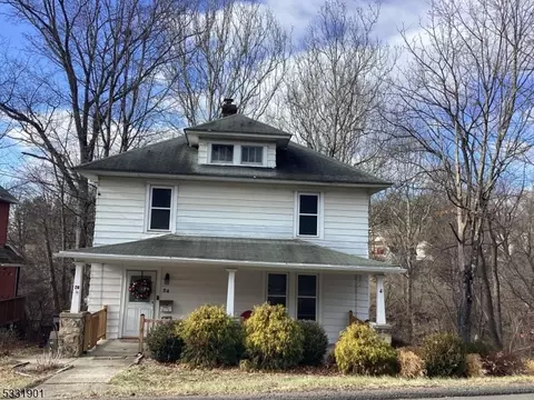 28 W Main St, High Bridge, NJ 08829