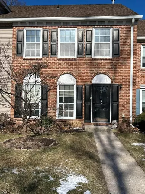 51 Chelsea Ct, Franklin Twp, NJ 08823