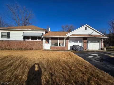 125 Kennedy Ave, Ogdensburg, NJ 07439
