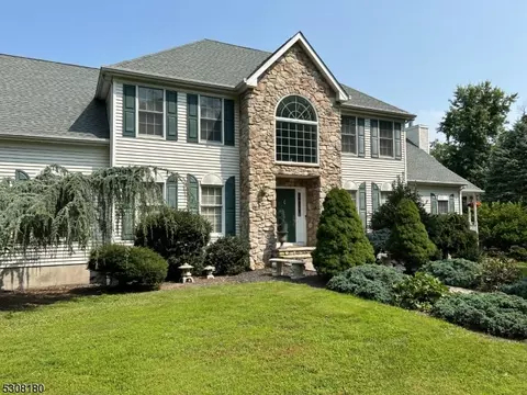 42 Leffler Hill Rd, Flemington, NJ 08822