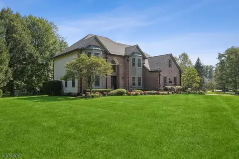 8 Morrison St, Bernards, NJ 07920