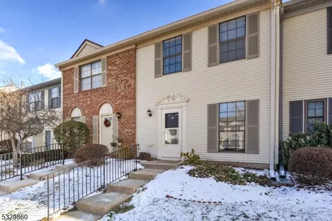 19 Lyon Ln, Franklin Twp, NJ 08823