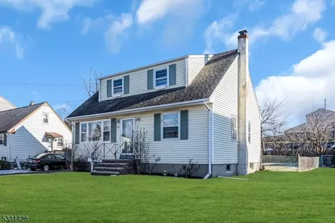 548 Voorhees Ave, Middlesex, NJ 08846