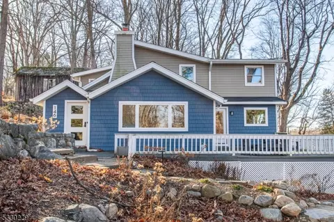 146 Cupsaw Dr, Ringwood, NJ 07456