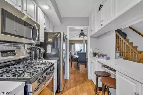 108 Manor Dr, Hackettstown, NJ 07840 photo 2