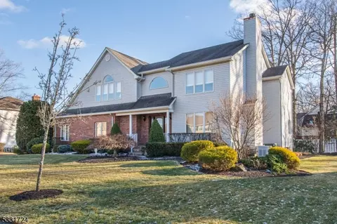 7 Brentwood Ct, Wayne, NJ 07470