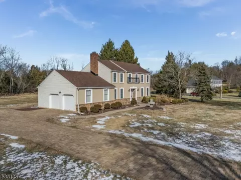 28 Apple Tree Rd, Flemington, NJ 08822 photo 3